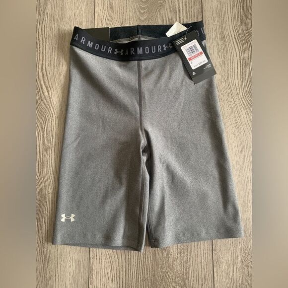 Under Armour woman’s MFO bike shorts - Picture 1 of 4